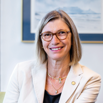 Jennifer Blake portrait