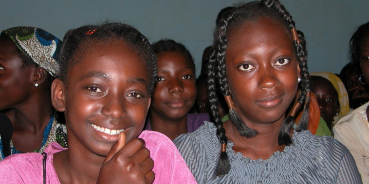 twitter-In-Stream_Wide___School girls in Mauritania.jpg twitter-In-Stream_Wide___School girls in Mauritania.jpg